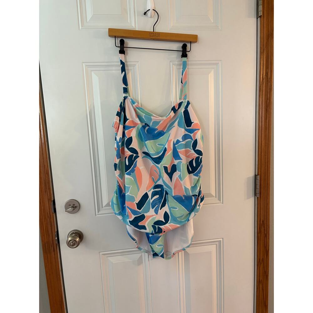 Old Navy abstract print one piece swimsuit size 4XL